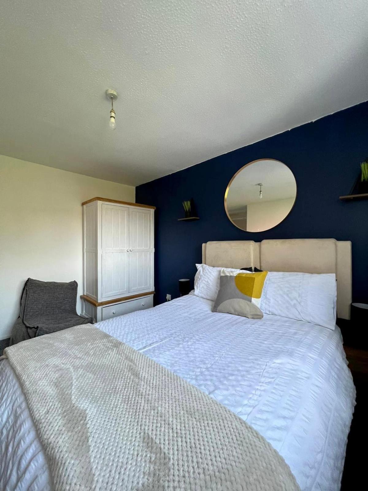 Manchester - Eccles - Business - Contractors - Families - Discounts Available Eksteriør billede
